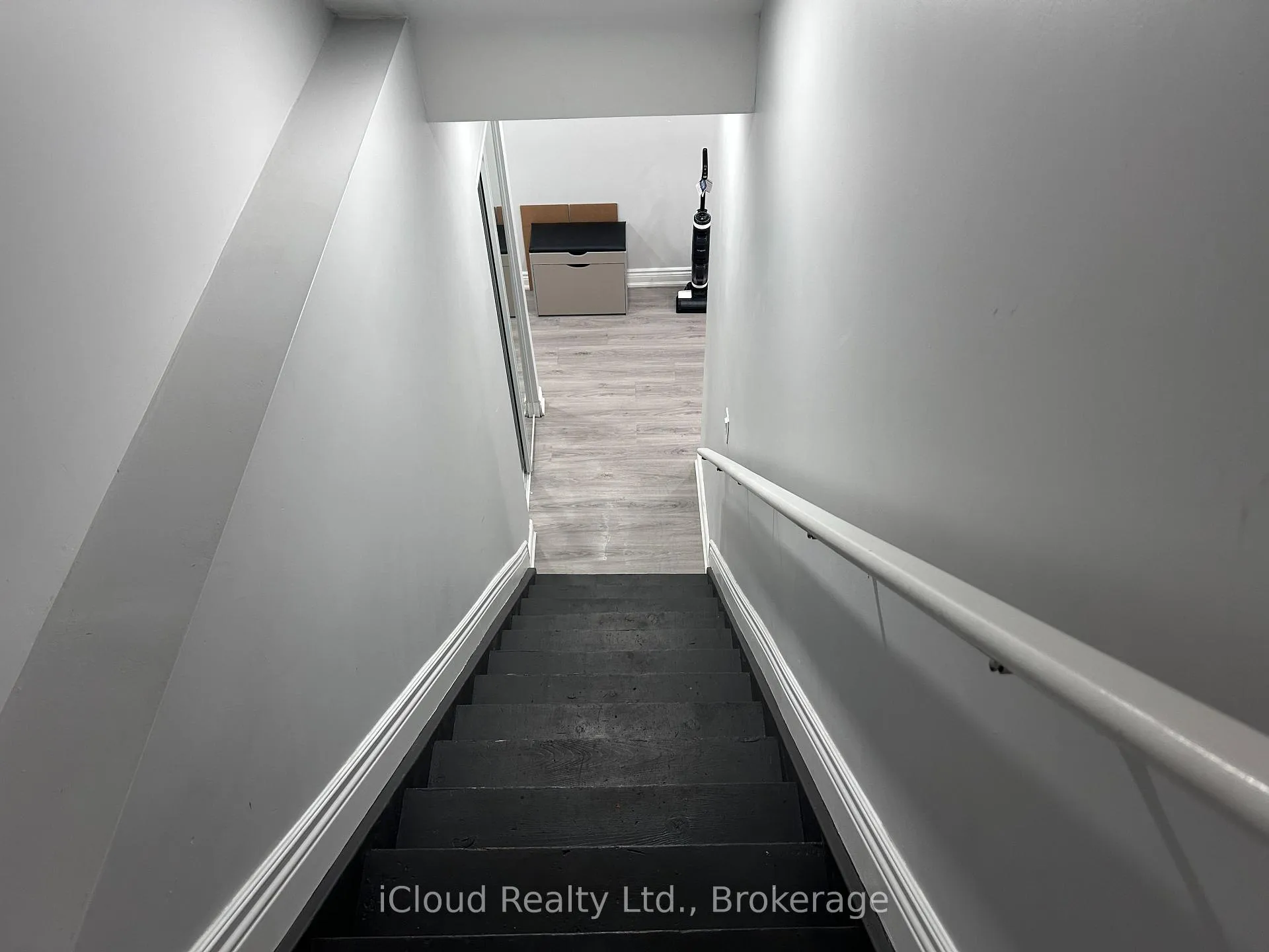 Photo 17 of 901 Tartan Court, Kitchener — HOMEH