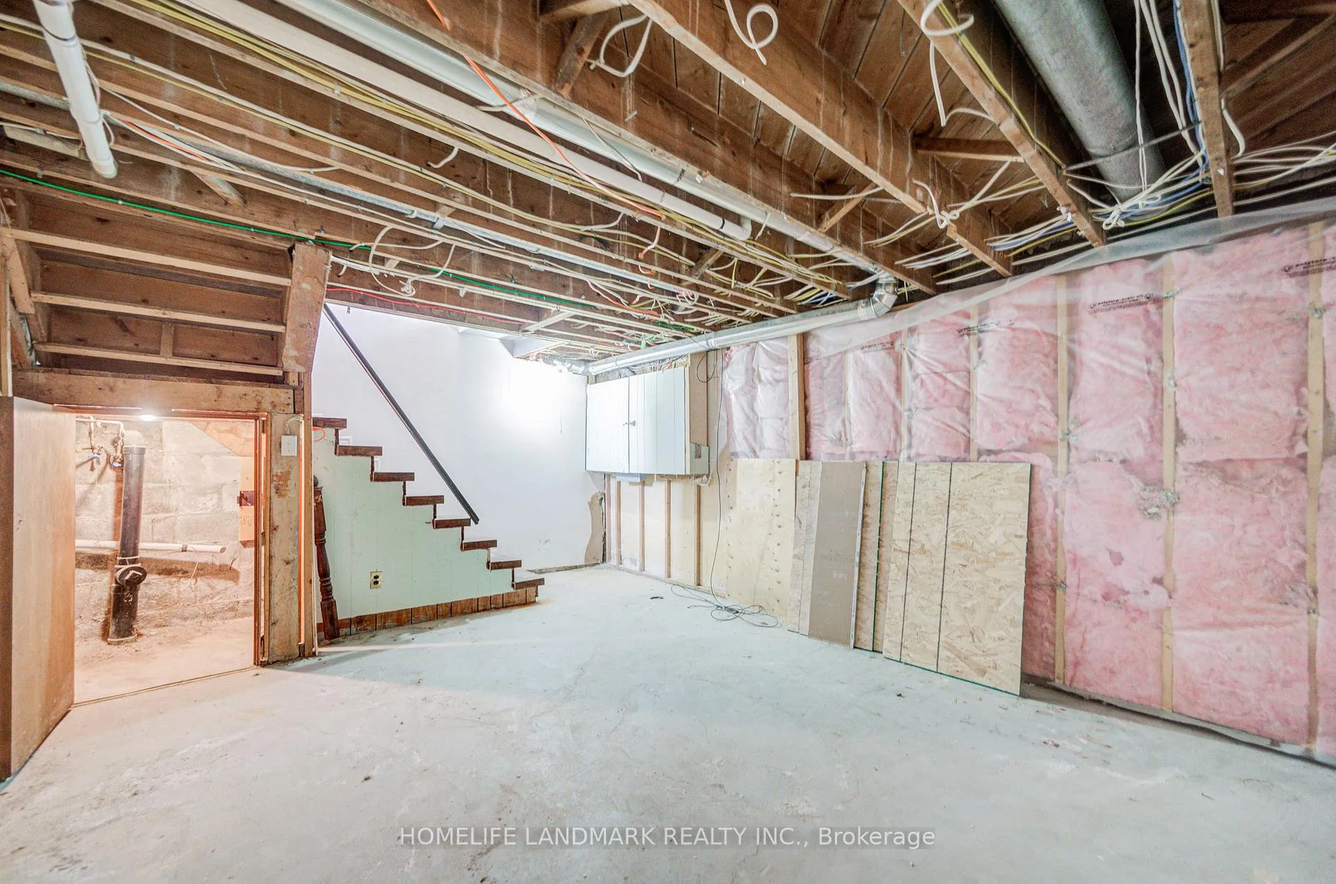 Photo 35 of 9 Shasta Drive, Vaughan, Uplands — HOMEH