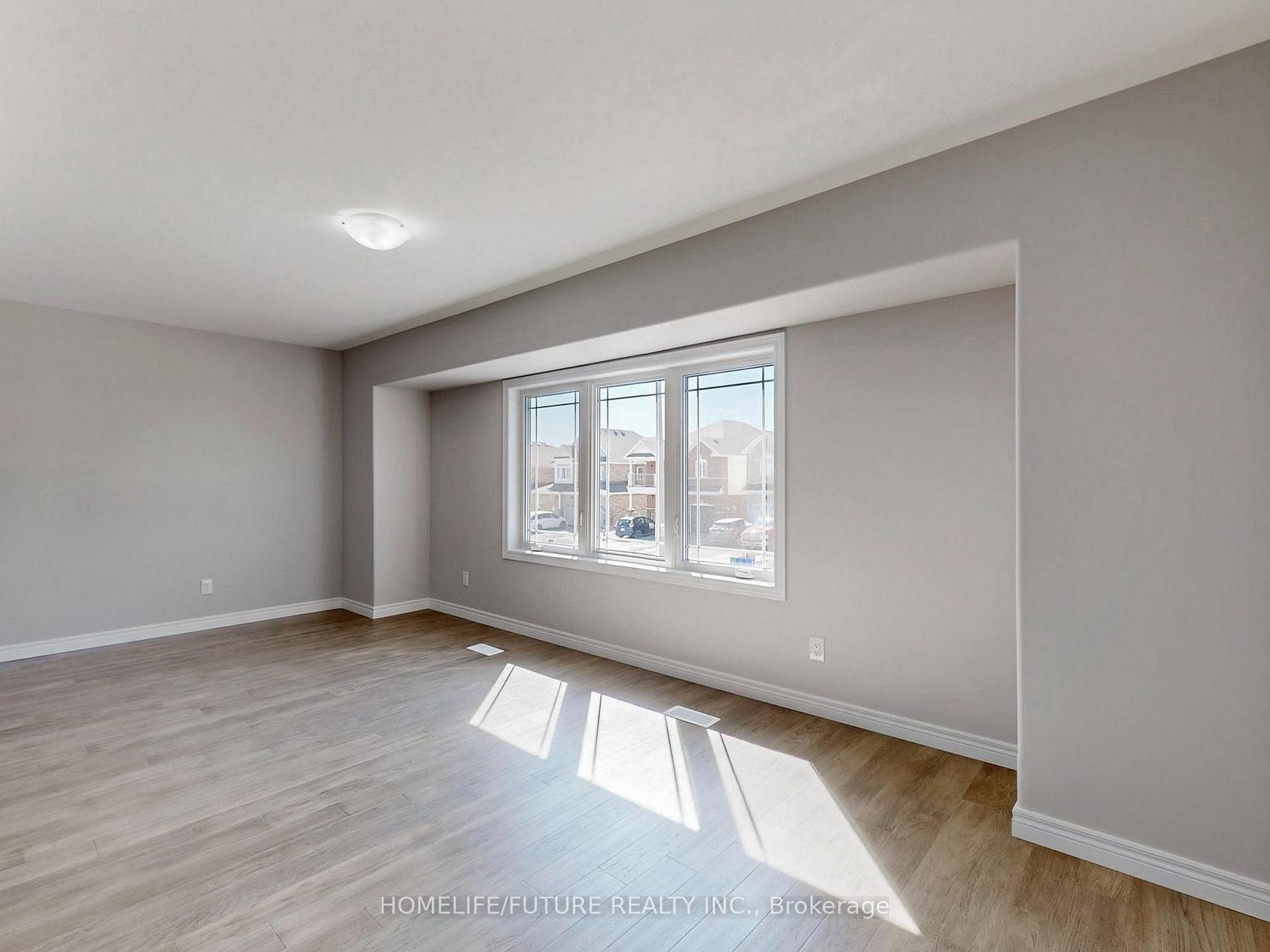 Photo 4 of 117 York Drive, Peterborough, Monaghan Ward 2 — HOMEH