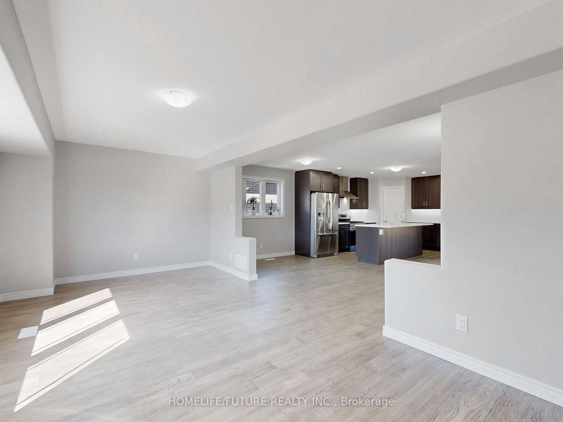 Photo 5 of 117 York Drive, Peterborough, Monaghan Ward 2 — HOMEH