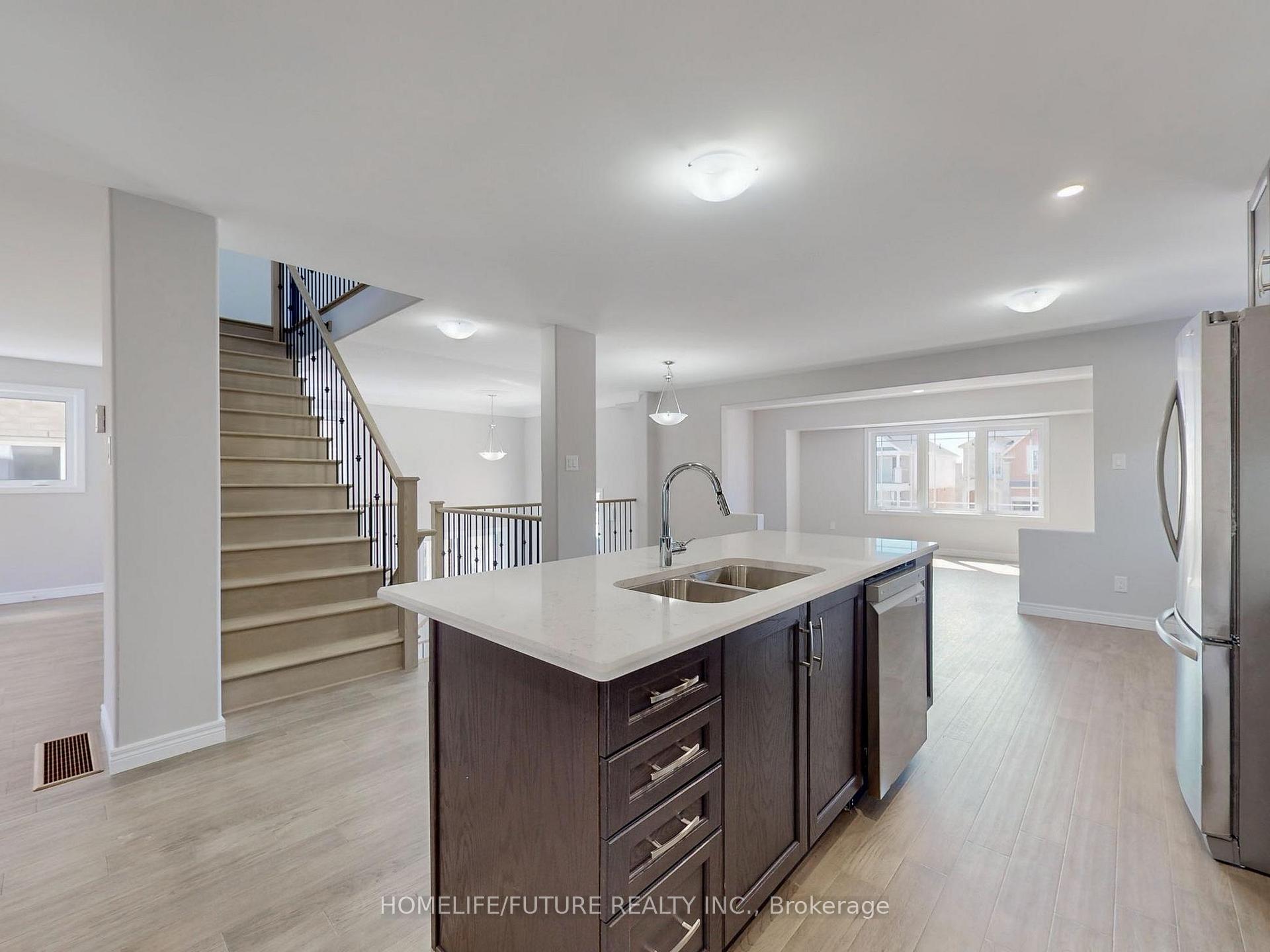 Photo 16 of 117 York Drive, Peterborough, Monaghan Ward 2 — HOMEH