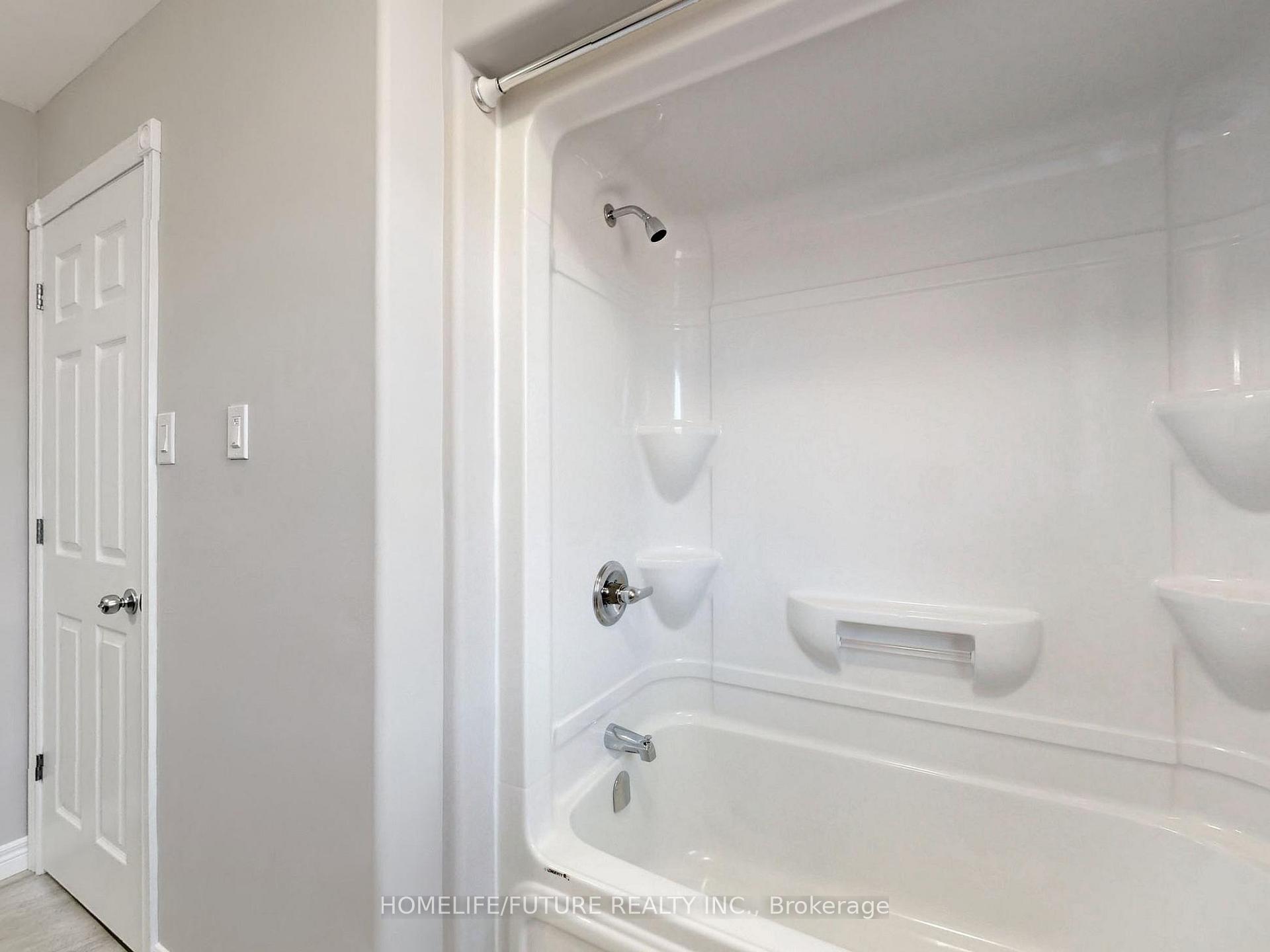 Photo 43 of 117 York Drive, Peterborough, Monaghan Ward 2 — HOMEH