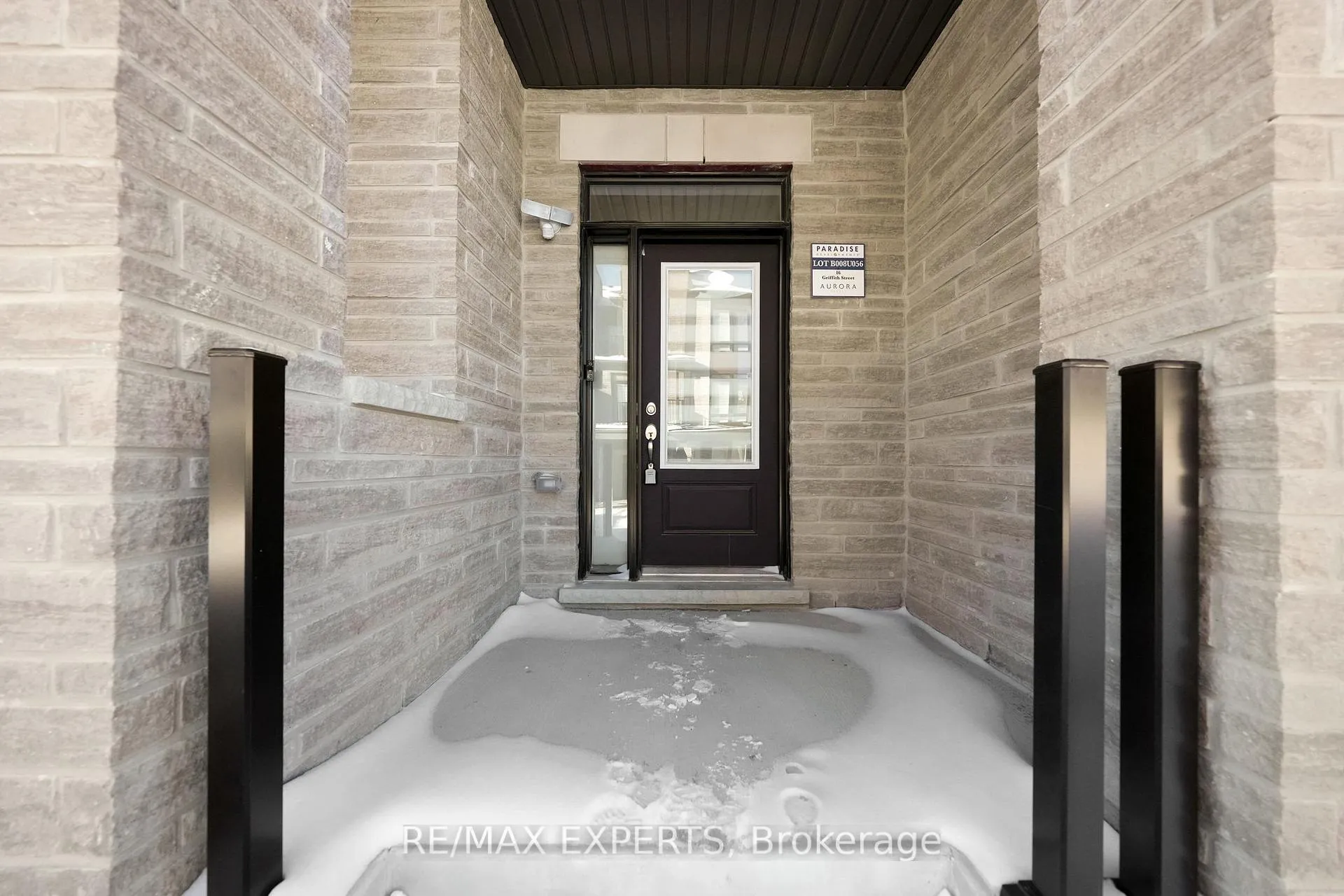 Photo 5 of 16 Griffith Street, Aurora, Bayview Northeast — HOMEH