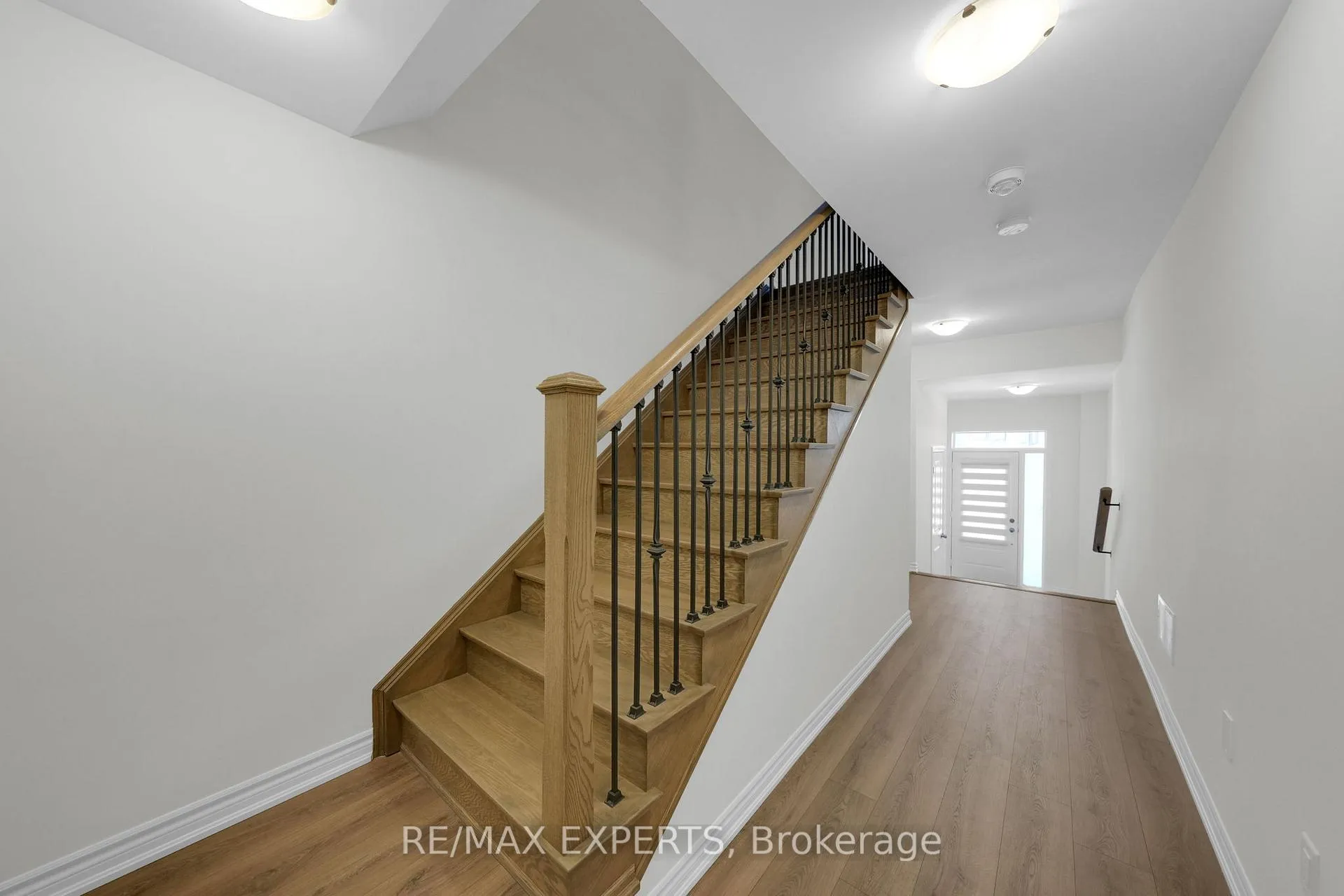 Photo 9 of 16 Griffith Street, Aurora, Bayview Northeast — HOMEH