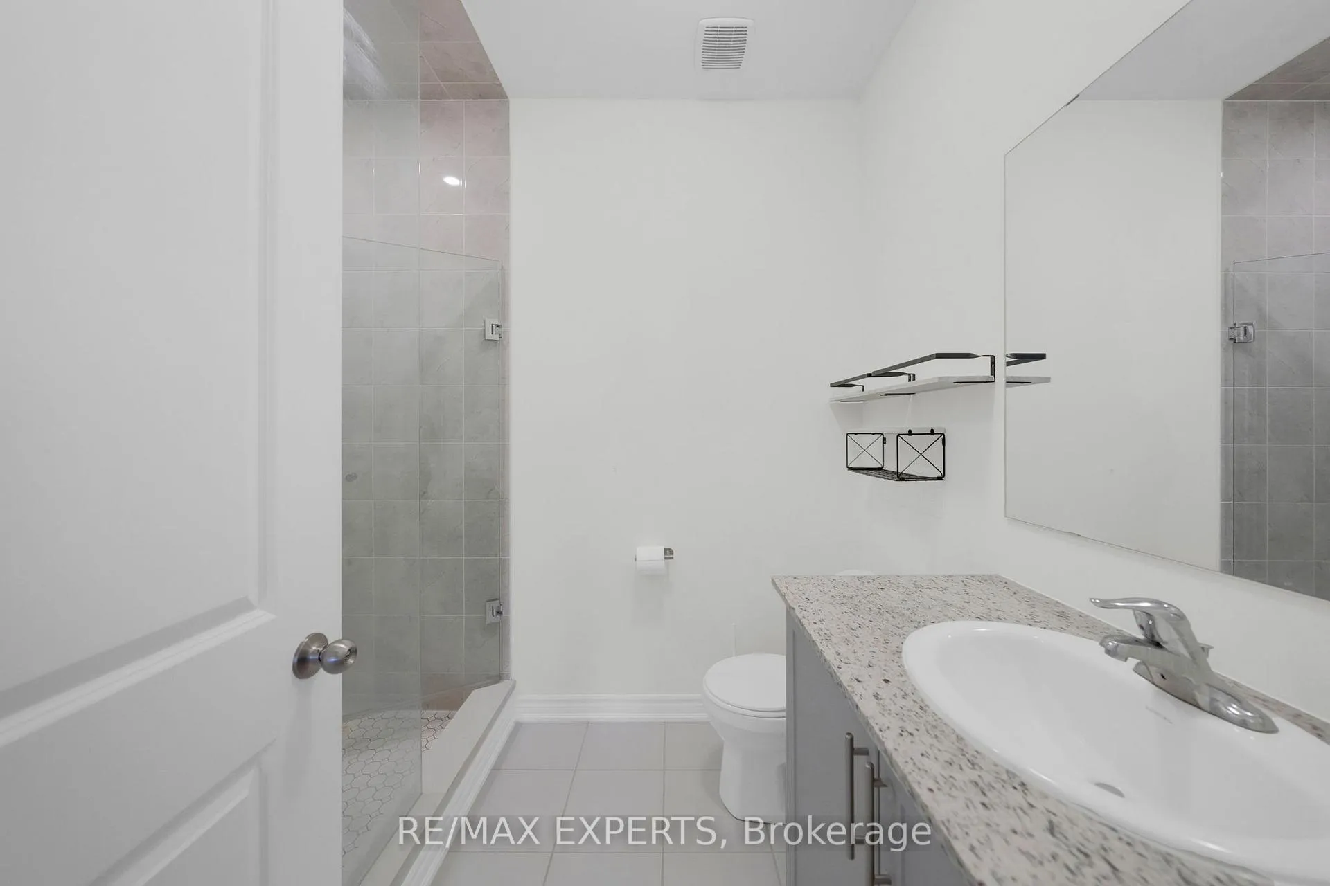 Photo 27 of 16 Griffith Street, Aurora, Bayview Northeast — HOMEH