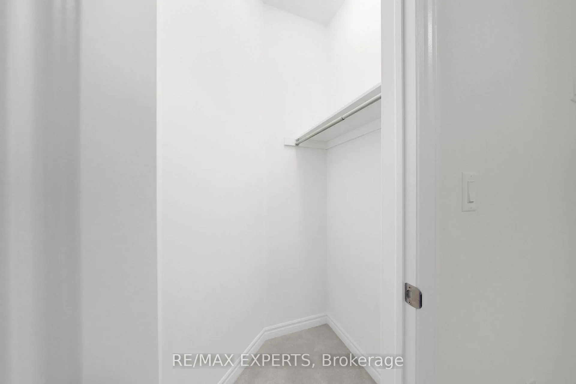 Photo 30 of 16 Griffith Street, Aurora, Bayview Northeast — HOMEH