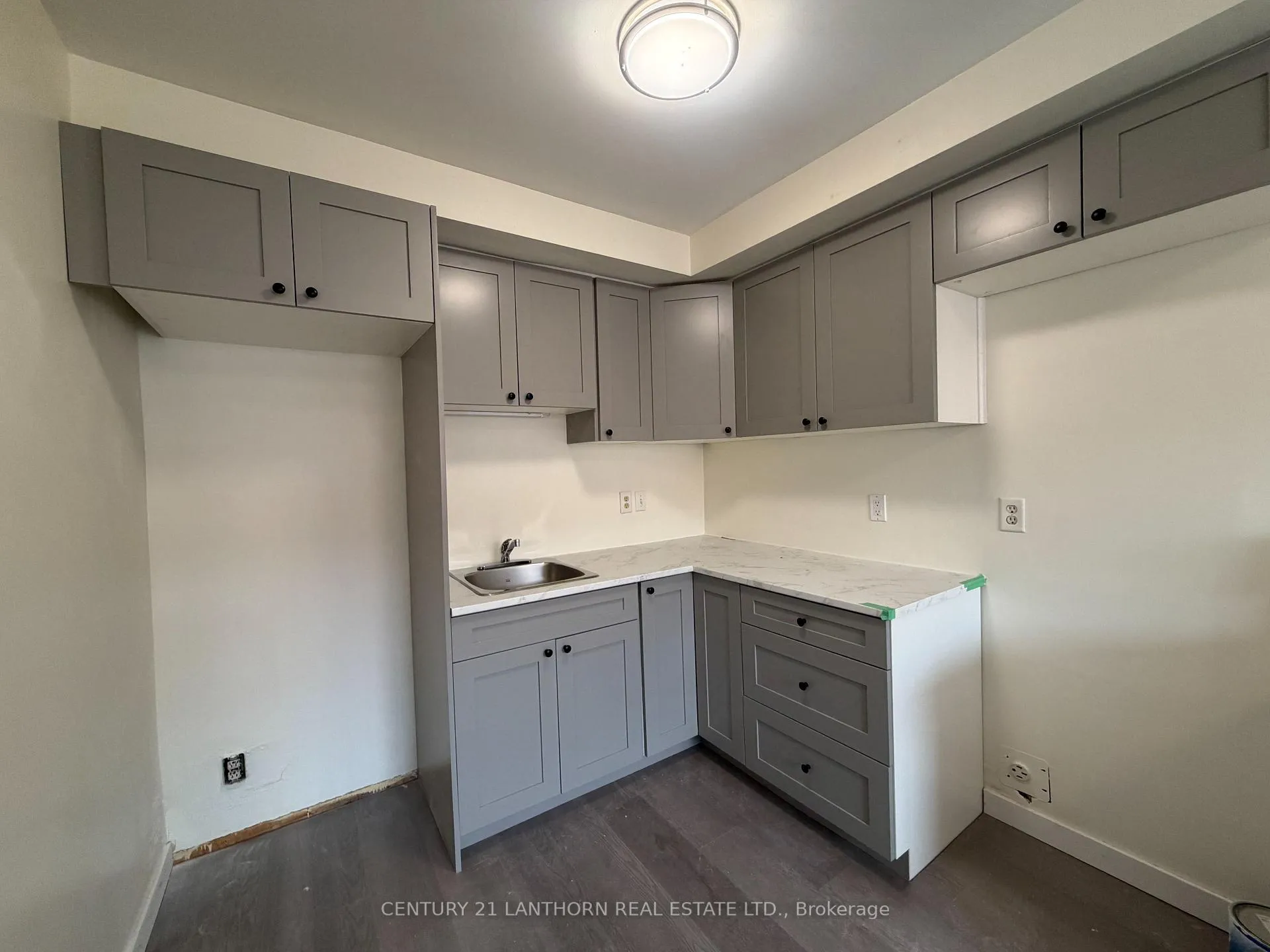Photo 3 of 19 Tracey Park Drive, Belleville, Belleville Ward — HOMEH