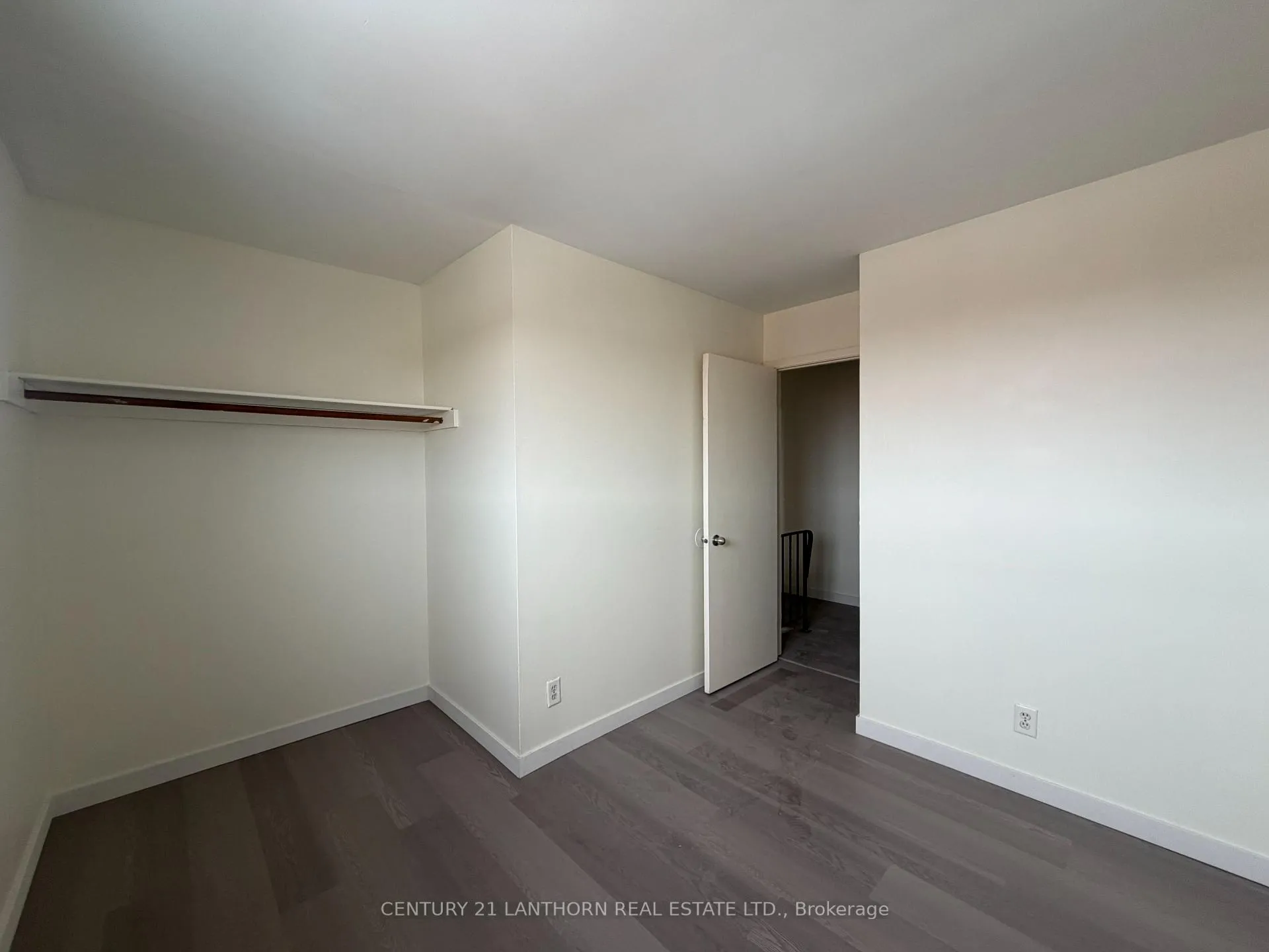 Photo 11 of 19 Tracey Park Drive, Belleville, Belleville Ward — HOMEH