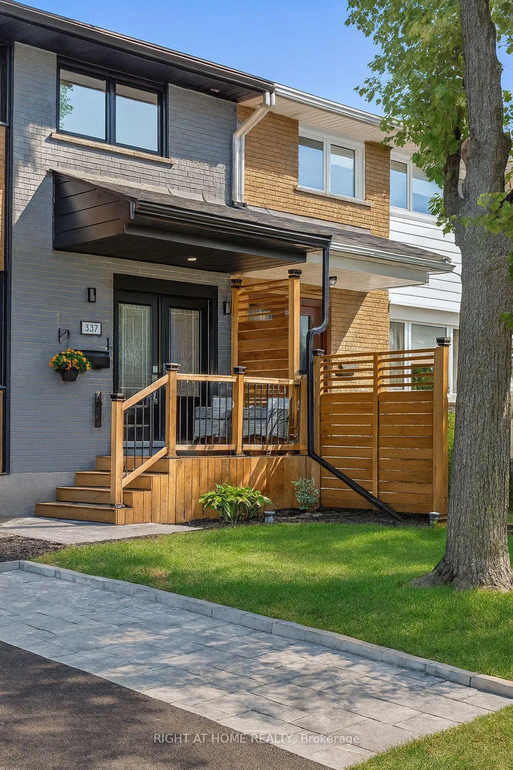 Photo 3 of 347 Zephyr Avenue, Ottawa, Britannia — HOMEH