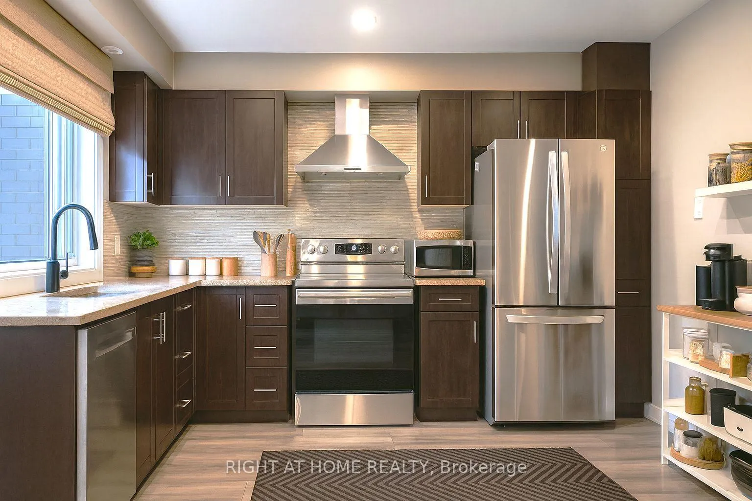 Photo 11 of 347 Zephyr Avenue, Ottawa, Britannia — HOMEH