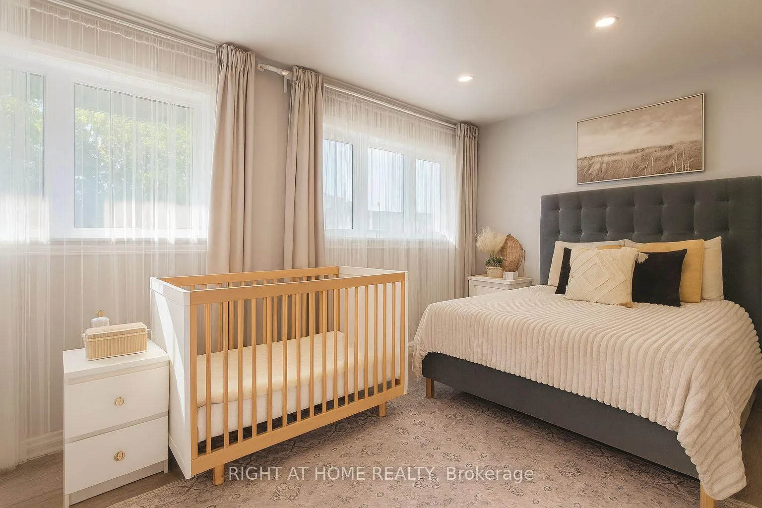 Photo 12 of 347 Zephyr Avenue, Ottawa, Britannia — HOMEH