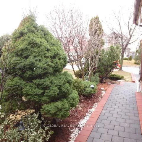 Photo 2 of 33 Dewberry Drive, Markham, Middlefield — HOMEH