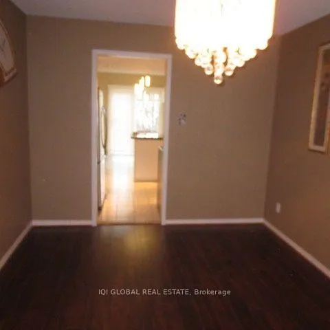 Photo 3 of 33 Dewberry Drive, Markham, Middlefield — HOMEH