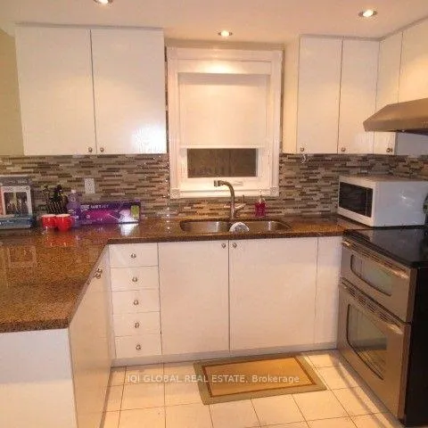 Photo 7 of 33 Dewberry Drive, Markham, Middlefield — HOMEH