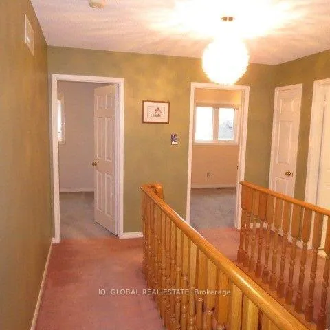 Photo 12 of 33 Dewberry Drive, Markham, Middlefield — HOMEH