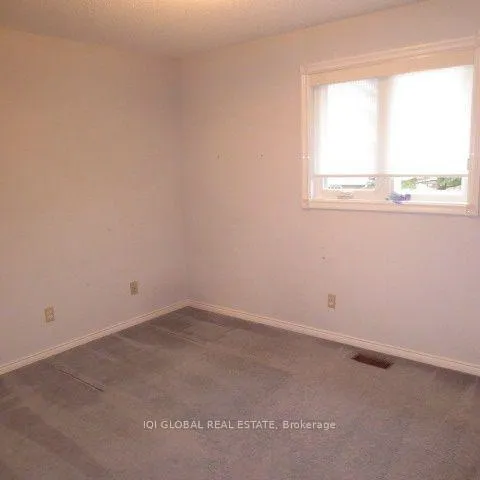 Photo 18 of 33 Dewberry Drive, Markham, Middlefield — HOMEH