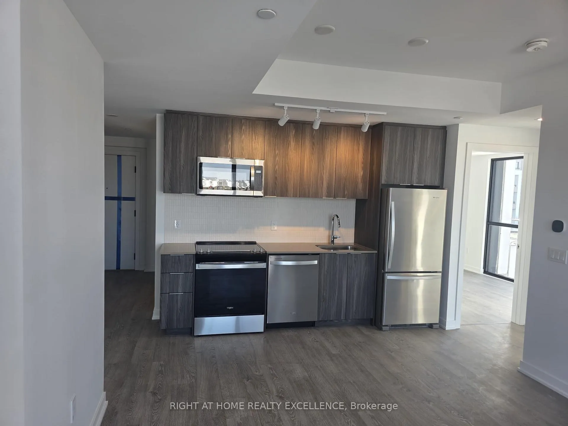 Photo 5 of 720 Whitlock Avenue, Milton, Cobban — HOMEH