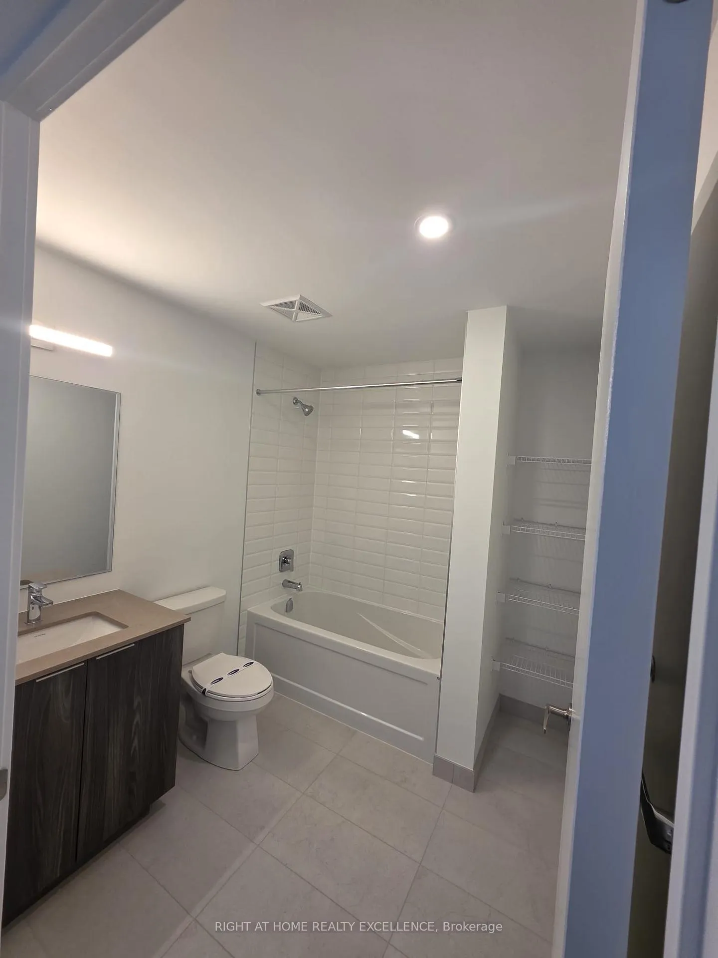 Photo 12 of 720 Whitlock Avenue, Milton, Cobban — HOMEH