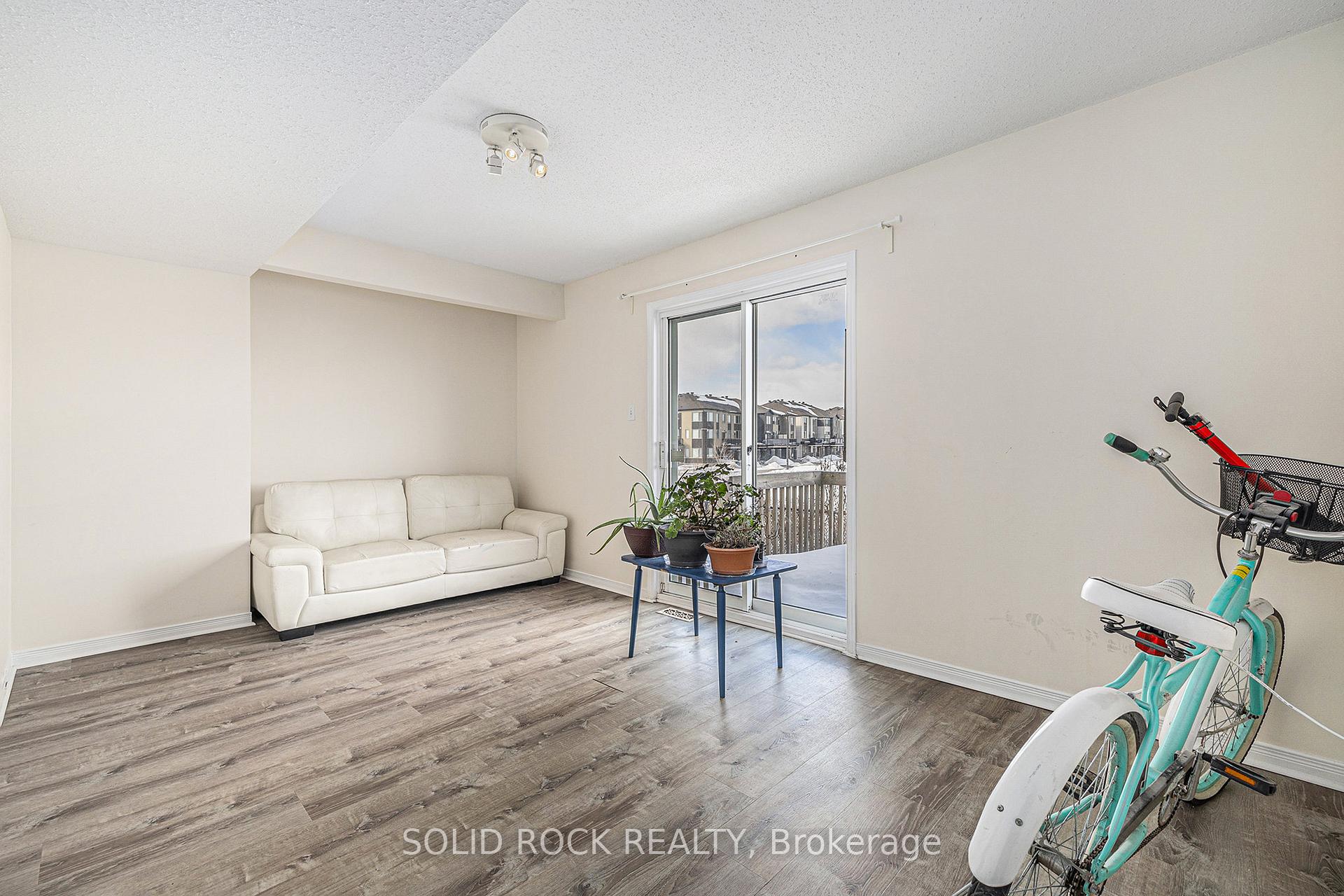 Photo 3 of 25 Drayton, Ottawa, CFB Rockcliffe and Area — HOMEH
