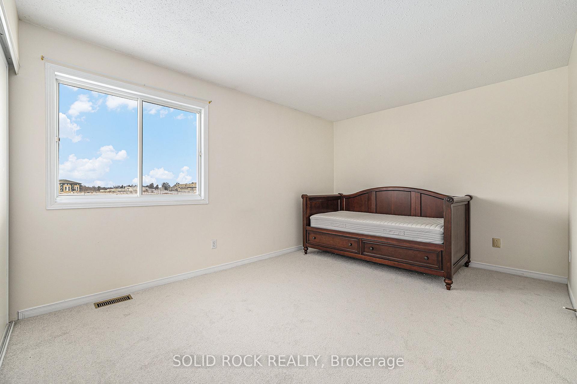 Photo 20 of 25 Drayton, Ottawa, CFB Rockcliffe and Area — HOMEH