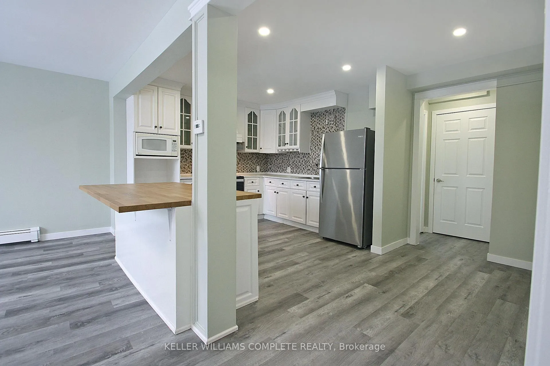 Photo 5 of Unit 1, 475 Harriet Street, Welland, Lincoln/Crowland — HOMEH
