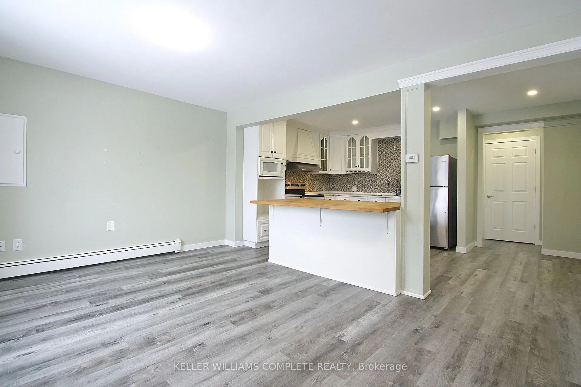 Photo 6 of Unit 1, 475 Harriet Street, Welland, Lincoln/Crowland — HOMEH