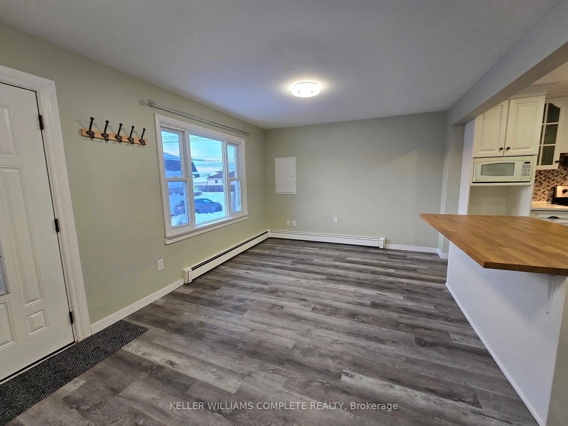 Photo 9 of Unit 1, 475 Harriet Street, Welland, Lincoln/Crowland — HOMEH