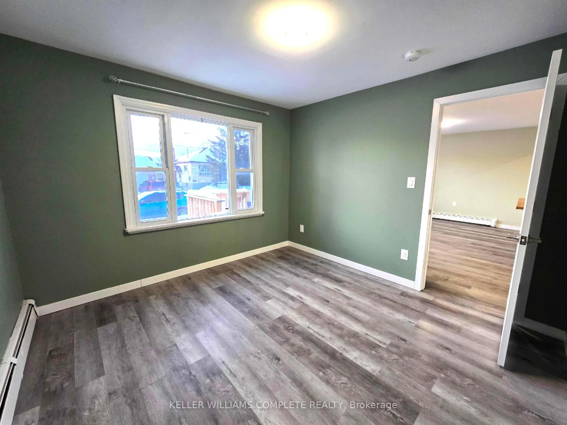 Photo 11 of Unit 1, 475 Harriet Street, Welland, Lincoln/Crowland — HOMEH