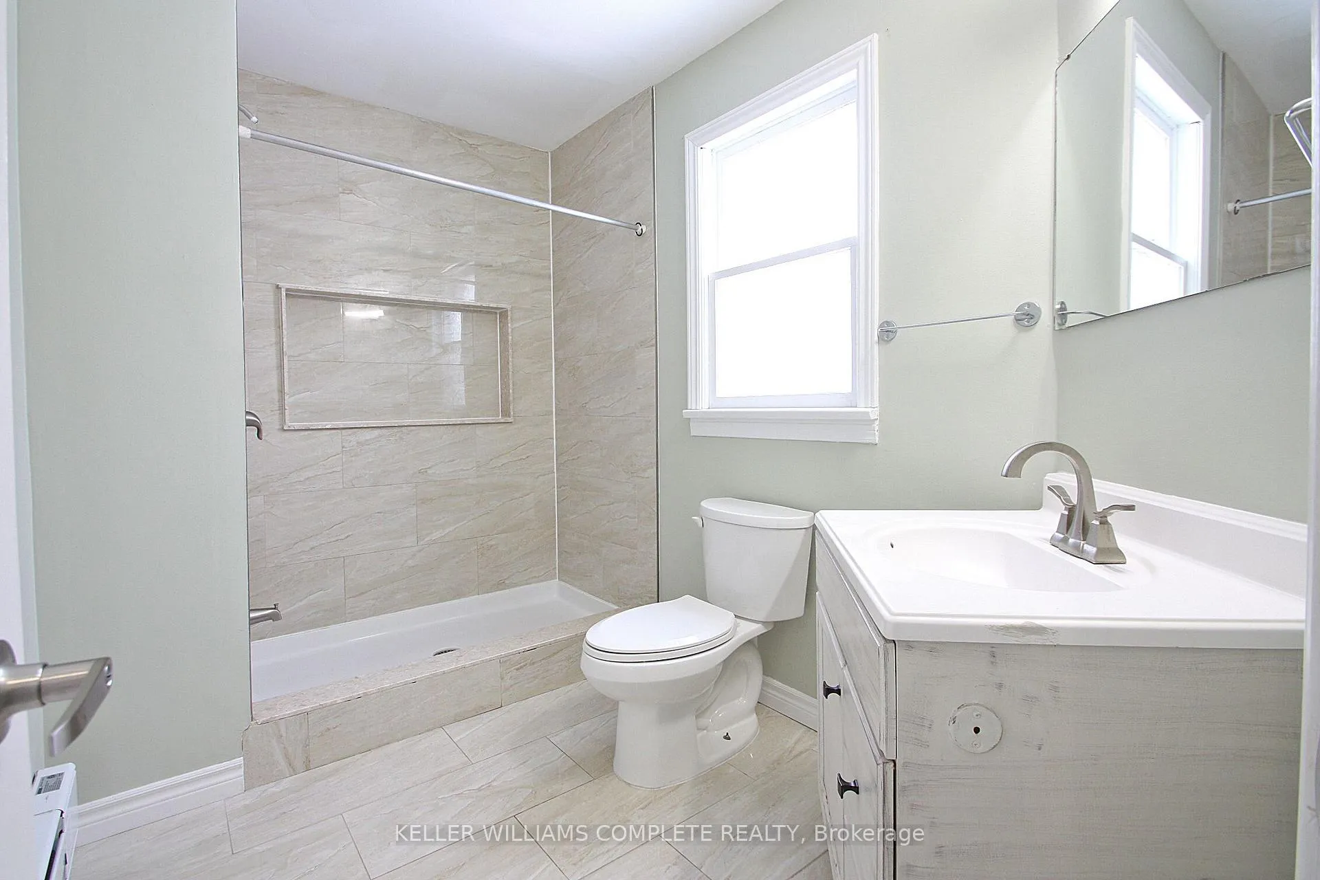 Photo 12 of Unit 1, 475 Harriet Street, Welland, Lincoln/Crowland — HOMEH