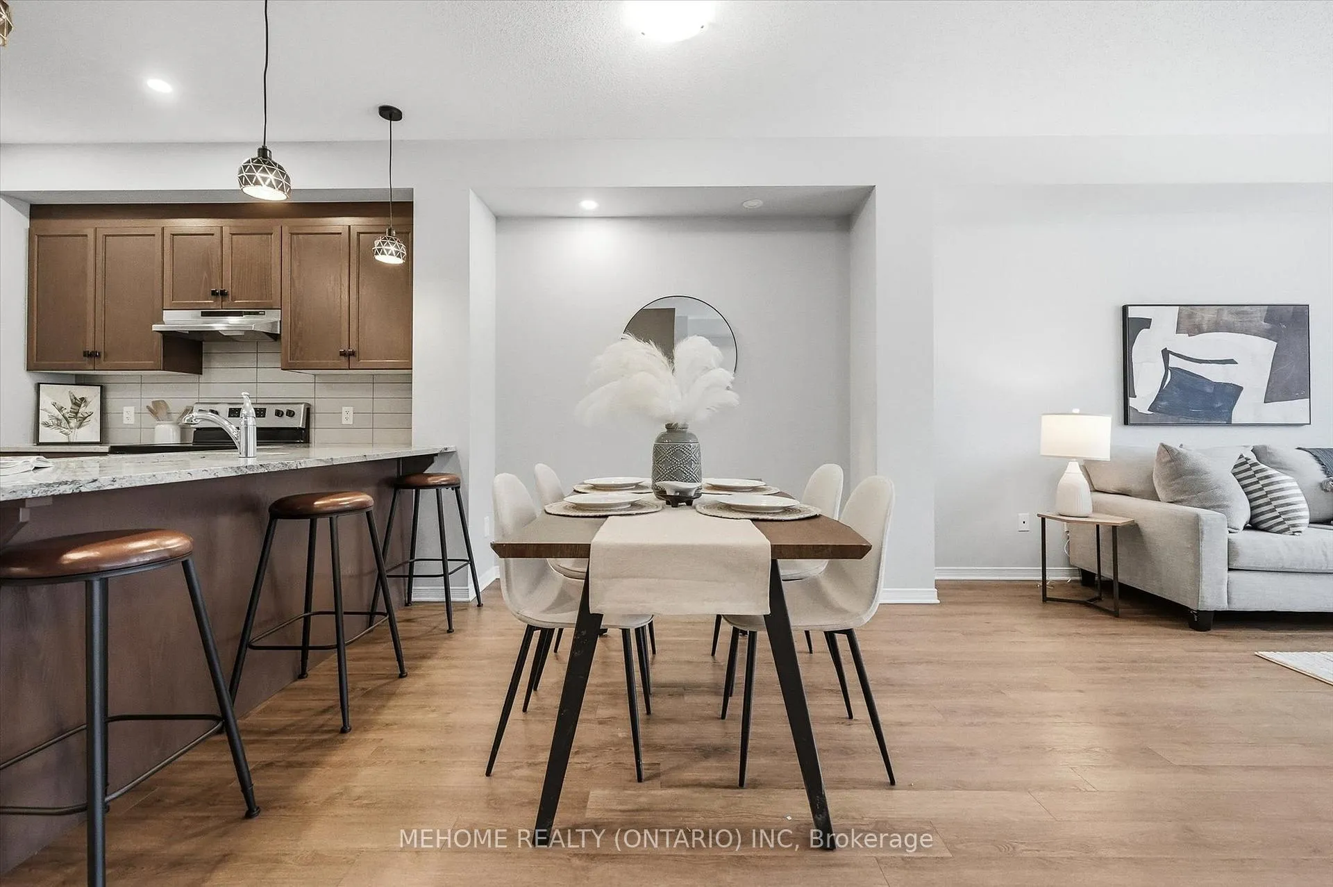 Photo 9 of 204 Tapadero Avenue, Ottawa, Kanata - Emerald Meadows/Trailwest — HOMEH