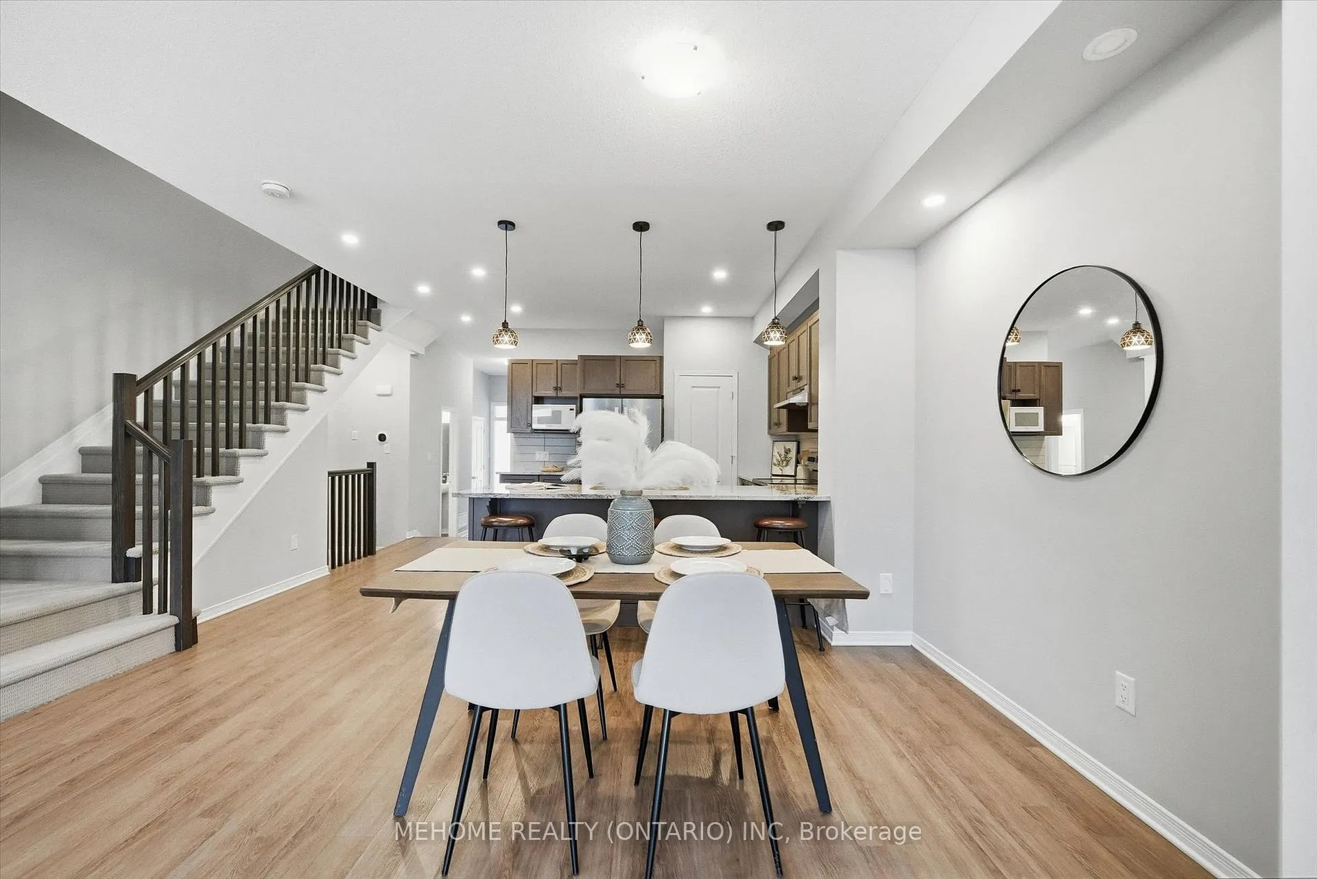 Photo 10 of 204 Tapadero Avenue, Ottawa, Kanata - Emerald Meadows/Trailwest — HOMEH