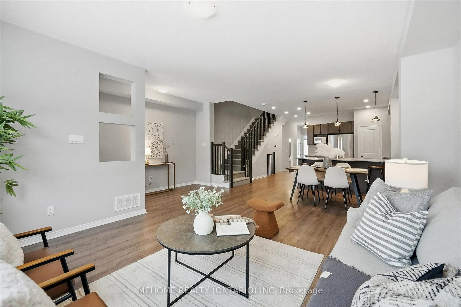 Photo 13 of 204 Tapadero Avenue, Ottawa, Kanata - Emerald Meadows/Trailwest — HOMEH