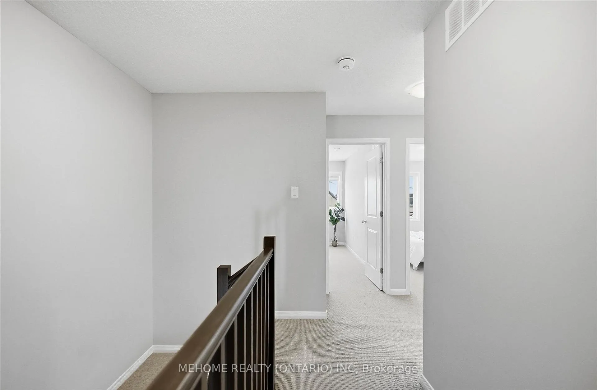 Photo 21 of 204 Tapadero Avenue, Ottawa, Kanata - Emerald Meadows/Trailwest — HOMEH