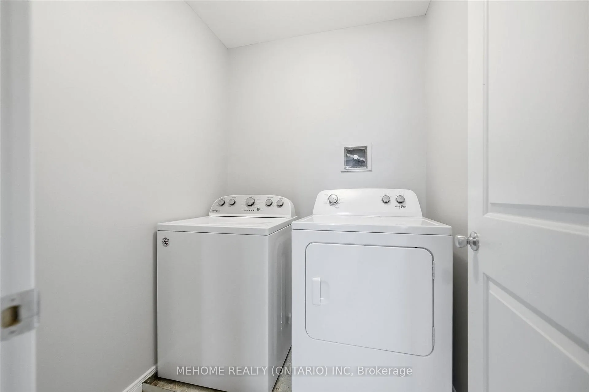 Photo 27 of 204 Tapadero Avenue, Ottawa, Kanata - Emerald Meadows/Trailwest — HOMEH