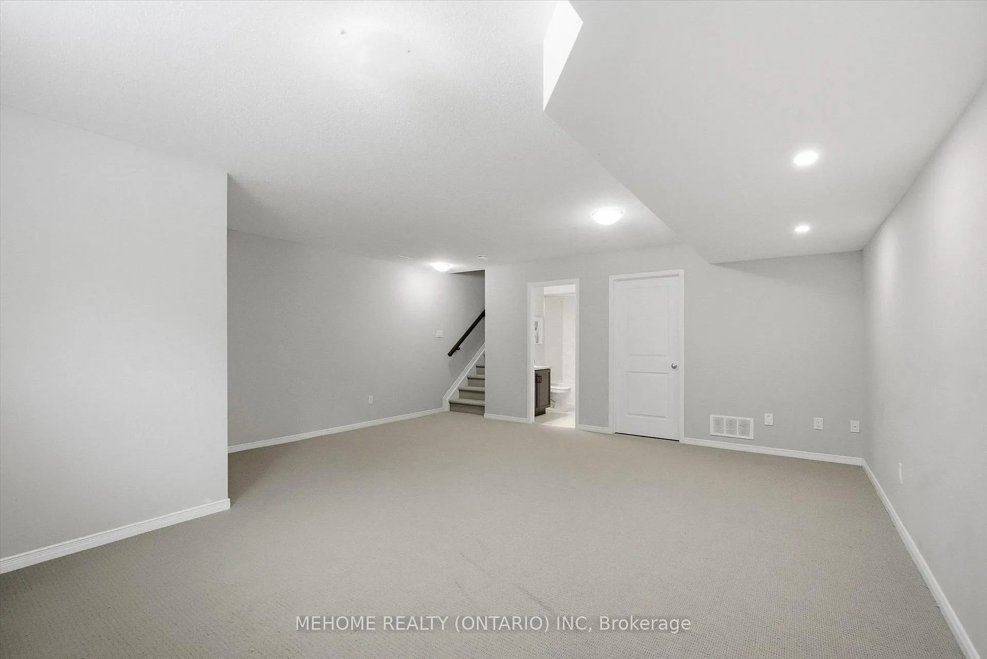 Photo 30 of 204 Tapadero Avenue, Ottawa, Kanata - Emerald Meadows/Trailwest — HOMEH