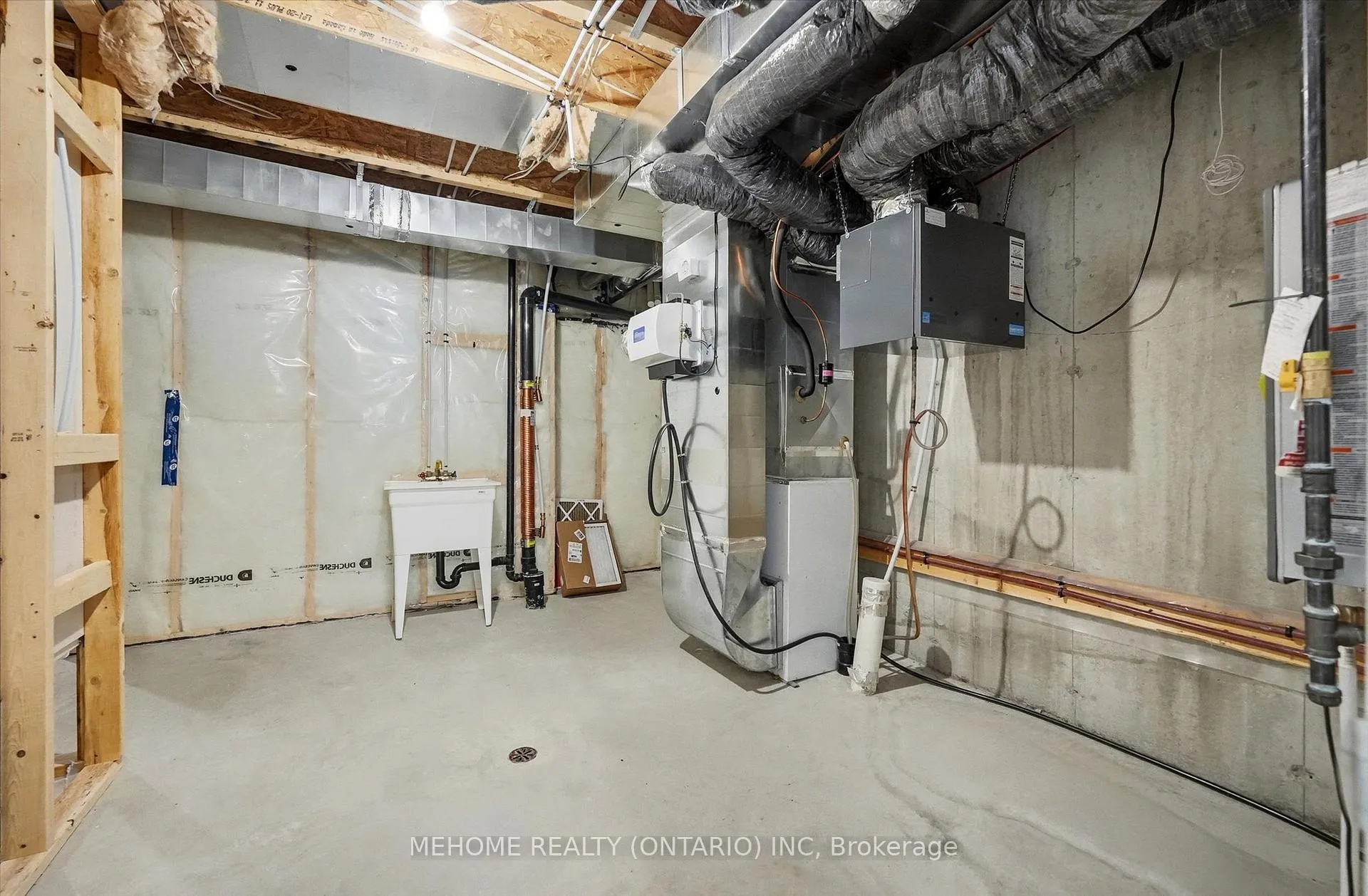 Photo 32 of 204 Tapadero Avenue, Ottawa, Kanata - Emerald Meadows/Trailwest — HOMEH