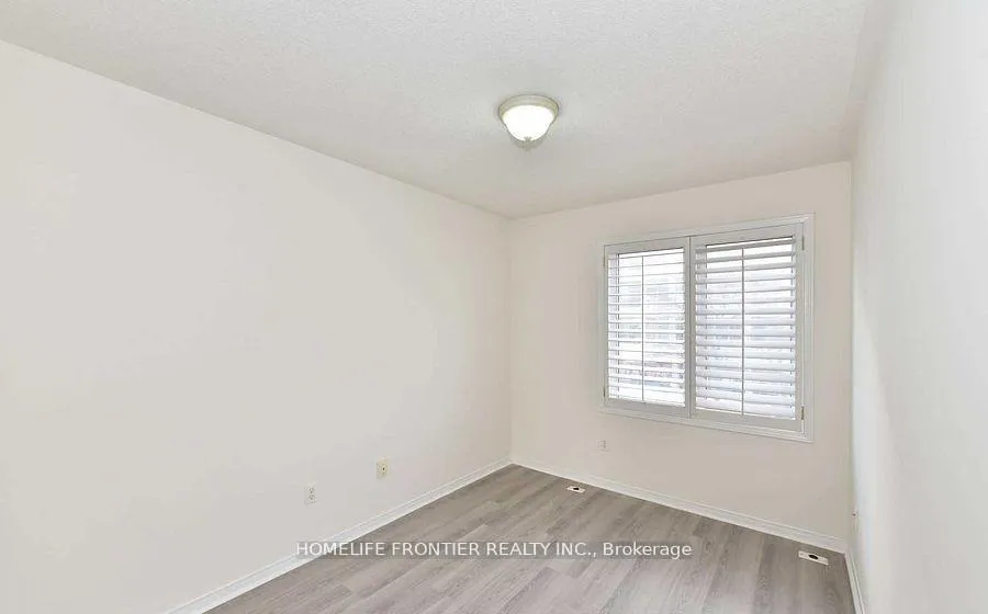 Photo 13 of 2C Leaside Park Drive, Toronto, Thorncliffe Park — HOMEH