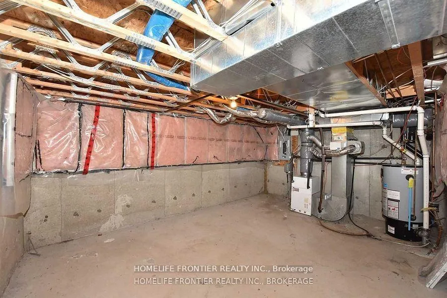 Photo 21 of 2C Leaside Park Drive, Toronto, Thorncliffe Park — HOMEH