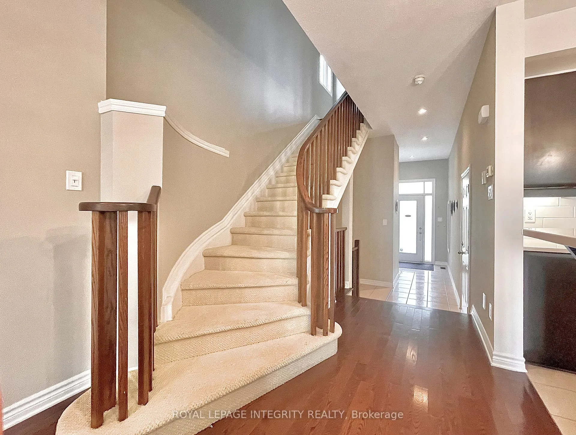 Photo 3 of 616 Whitecliffs Avenue, Ottawa, Riverside South — HOMEH
