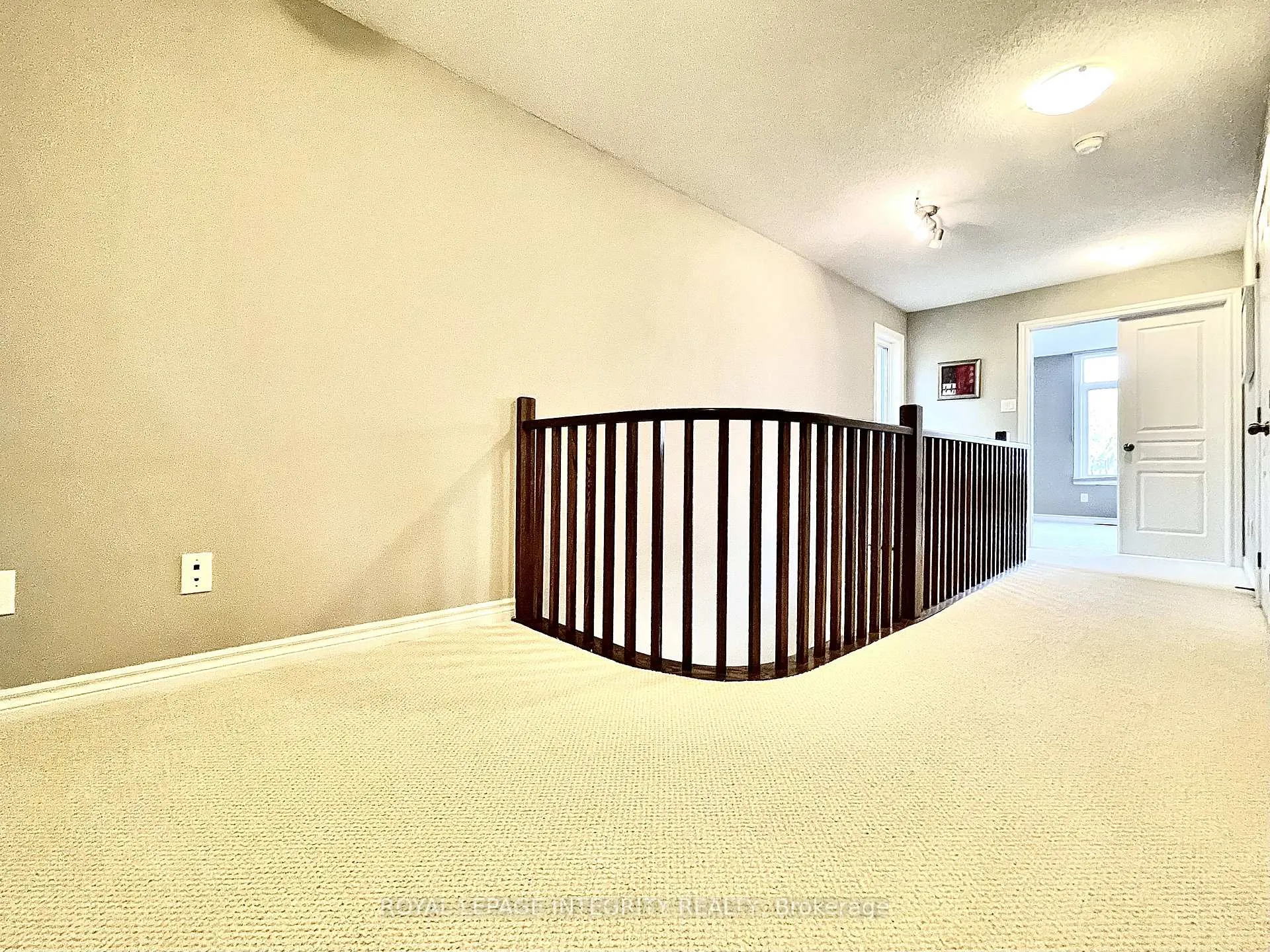 Photo 11 of 616 Whitecliffs Avenue, Ottawa, Riverside South — HOMEH