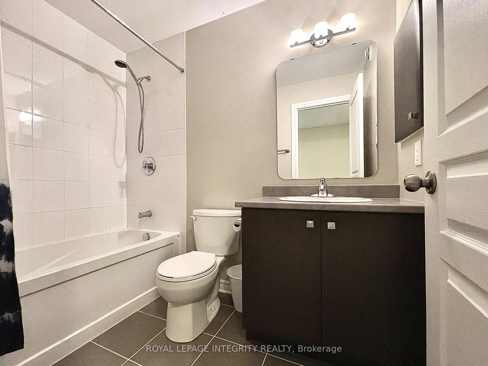 Photo 19 of 616 Whitecliffs Avenue, Ottawa, Riverside South — HOMEH