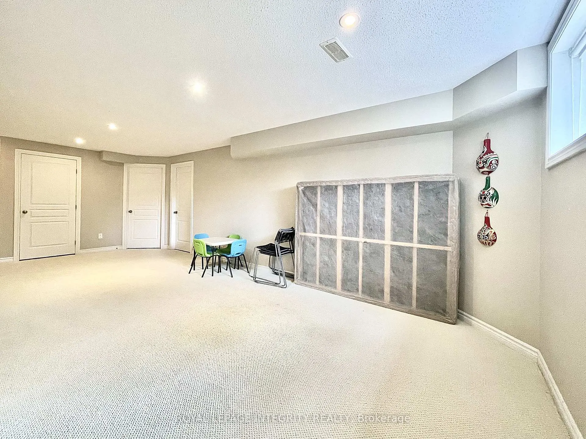 Photo 26 of 616 Whitecliffs Avenue, Ottawa, Riverside South — HOMEH