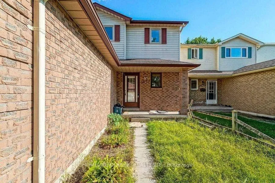 Photo 3 of 1577 Norwill Crescent, Oshawa, Samac — HOMEH