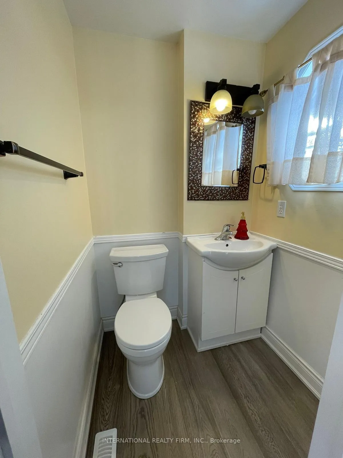 Photo 4 of 63 Wessenger Drive, Barrie, Holly — HOMEH