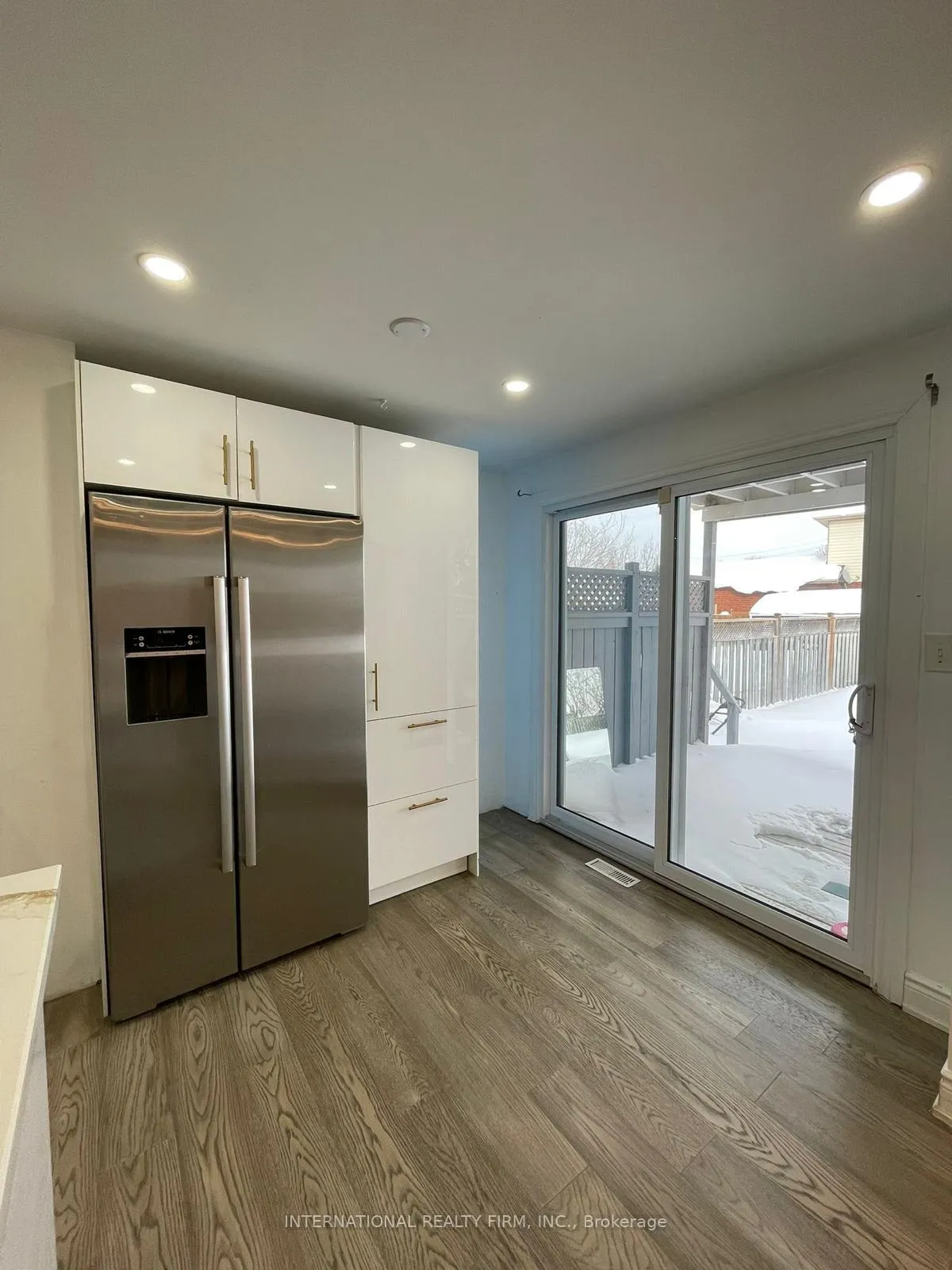 Photo 8 of 63 Wessenger Drive, Barrie, Holly — HOMEH
