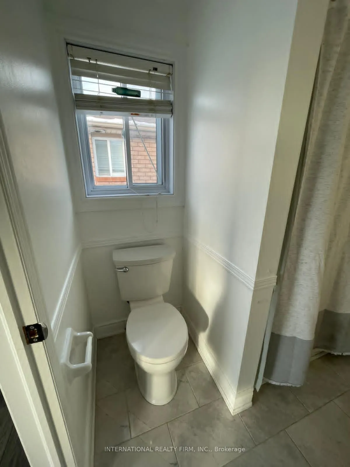 Photo 16 of 63 Wessenger Drive, Barrie, Holly — HOMEH