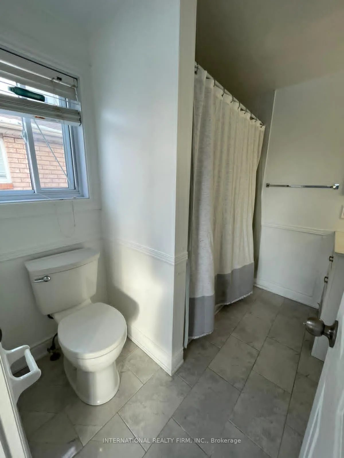 Photo 17 of 63 Wessenger Drive, Barrie, Holly — HOMEH