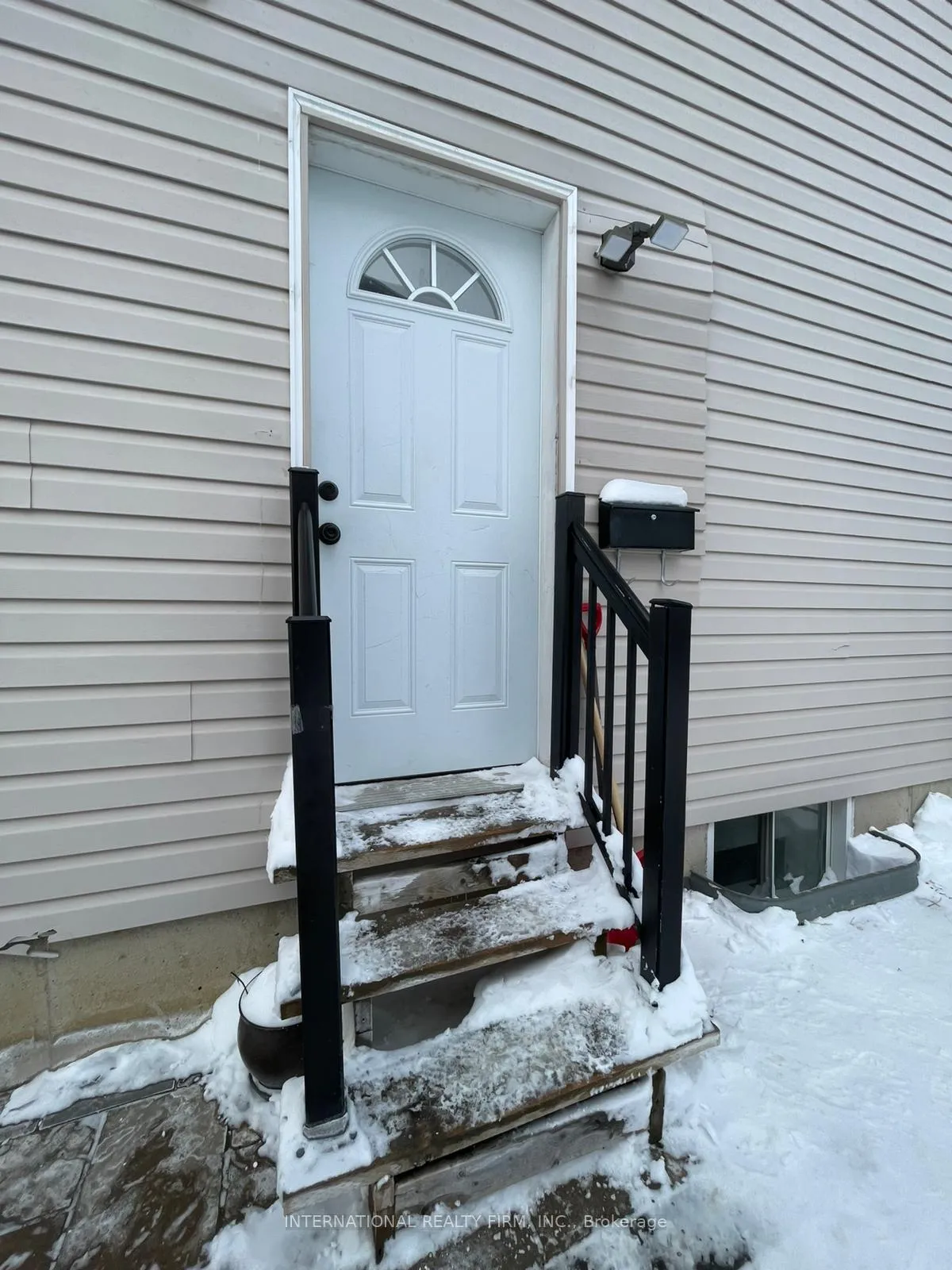 Photo 29 of 63 Wessenger Drive, Barrie, Holly — HOMEH