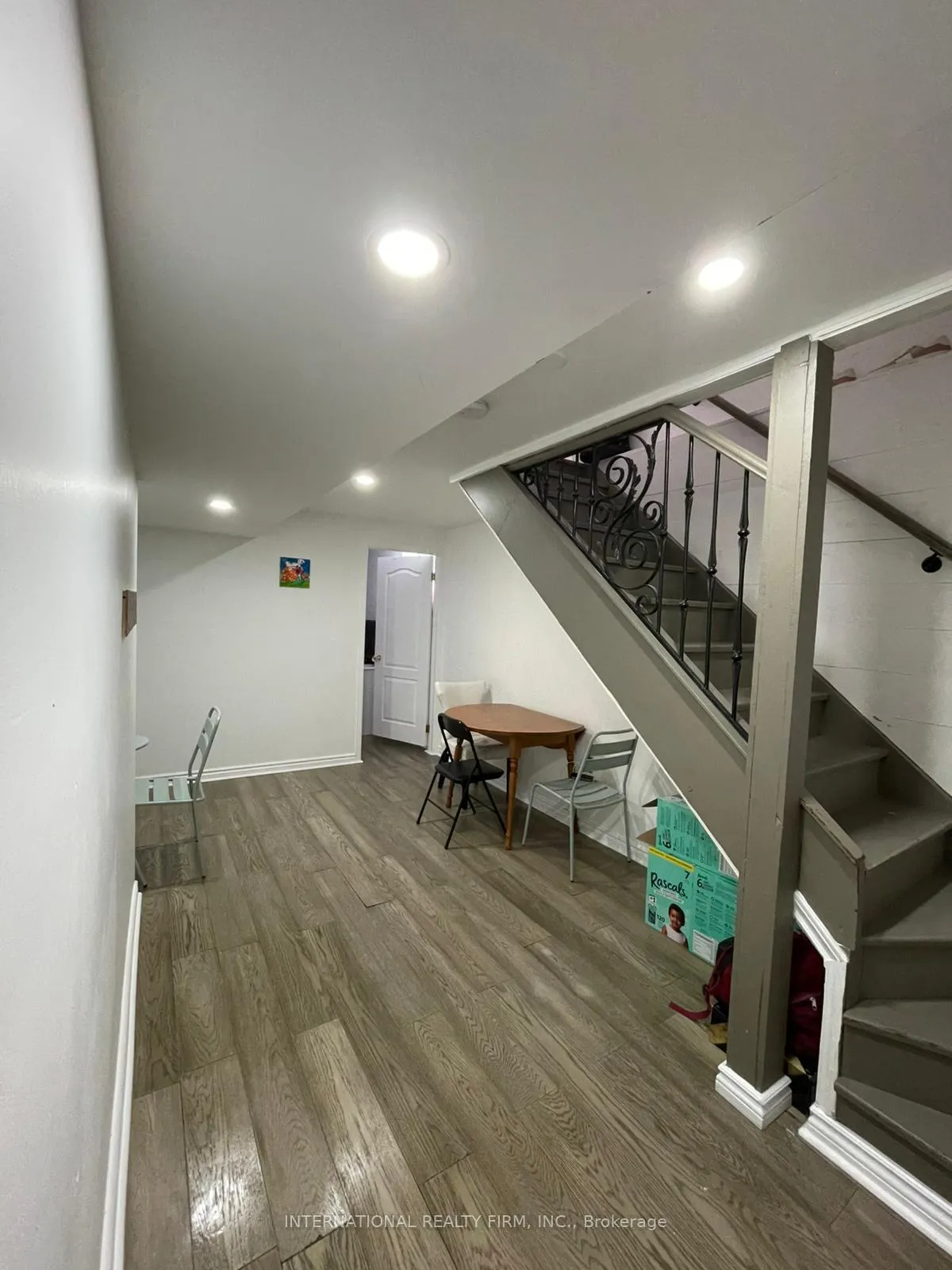 Photo 34 of 63 Wessenger Drive, Barrie, Holly — HOMEH