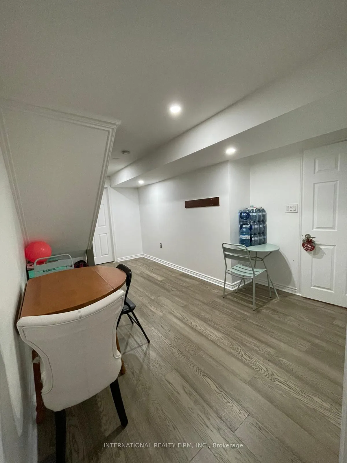 Photo 35 of 63 Wessenger Drive, Barrie, Holly — HOMEH